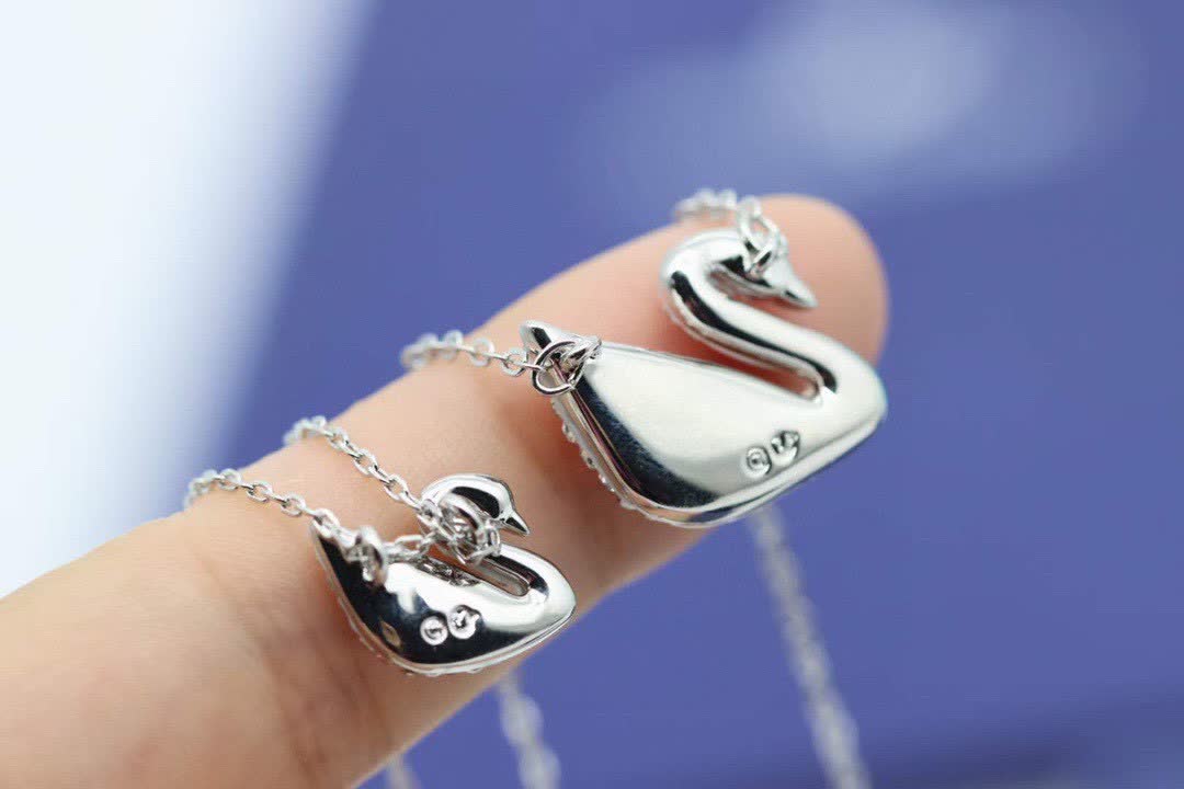 Swarovski Classic Gradual Change Swan Lock Bone Necklace