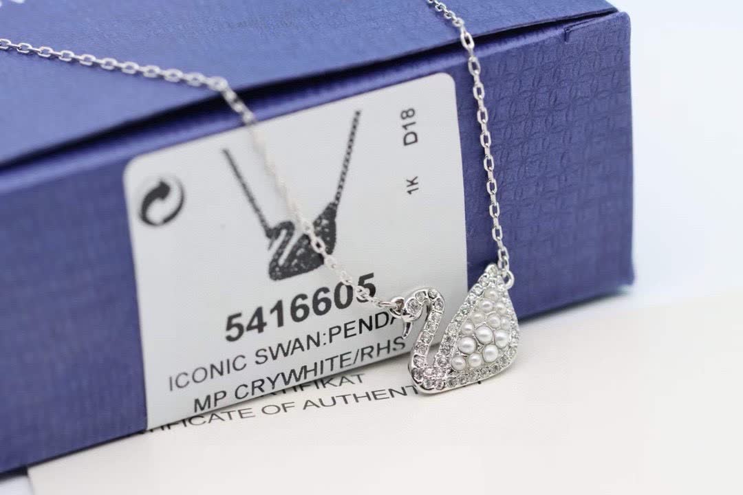 Swarovski Swan Pearl Pendant Necklace