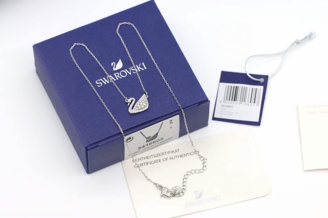 Swarovski Swan Pearl Pendant Necklace