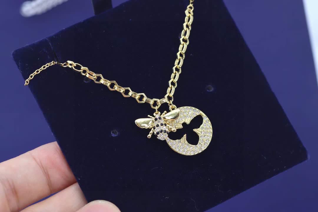 Swarovski Bee & Circle Pendant Necklace