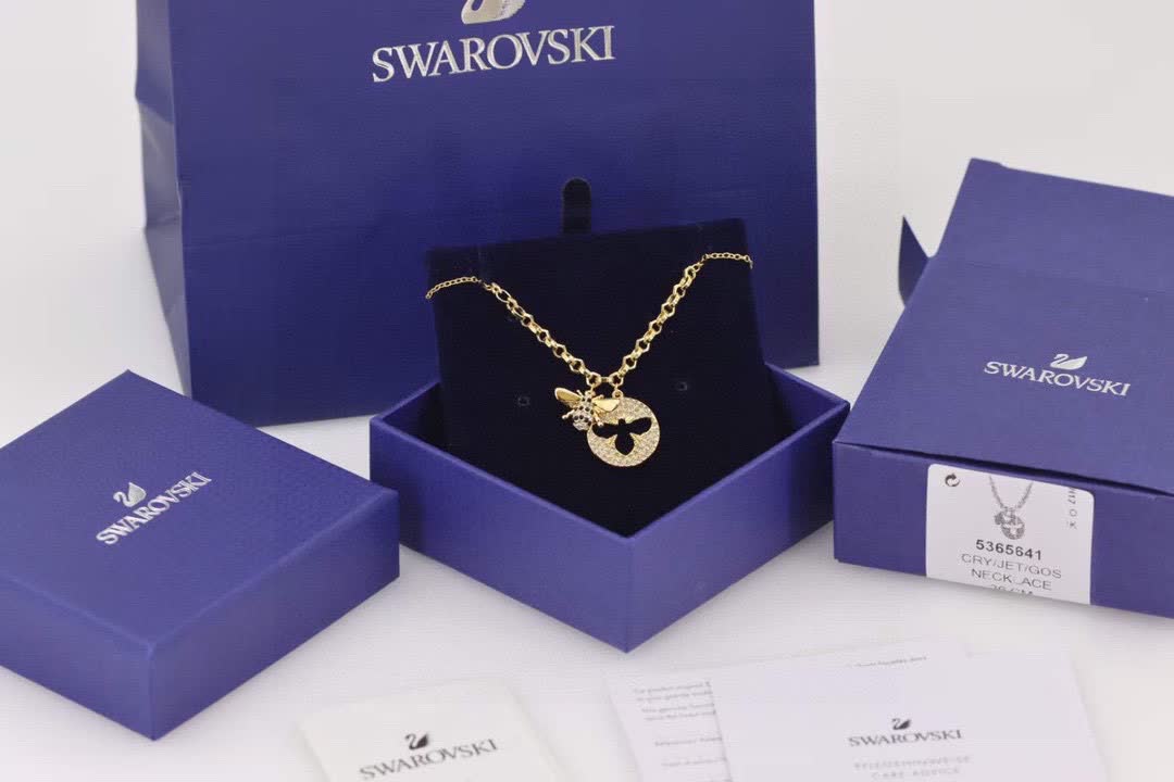 Swarovski Bee & Circle Pendant Necklace