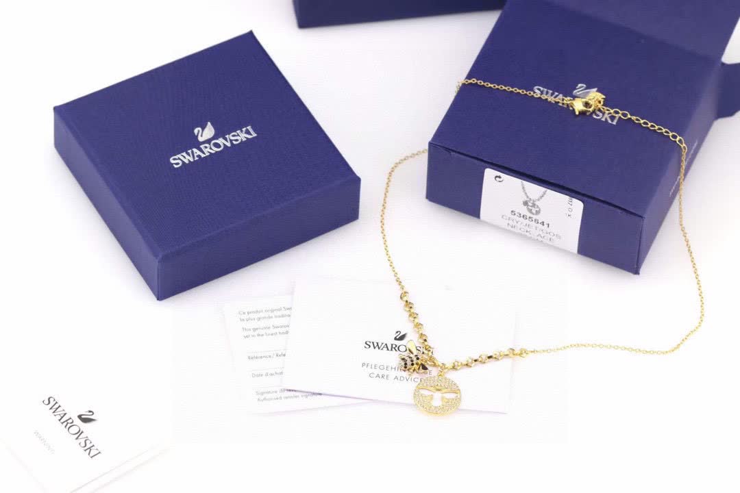 Swarovski Bee & Circle Pendant Necklace