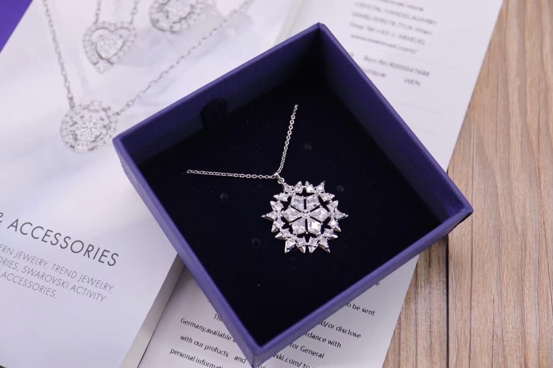Swarovski MAGIC SNOW Silver Snowflake Pendant Necklace