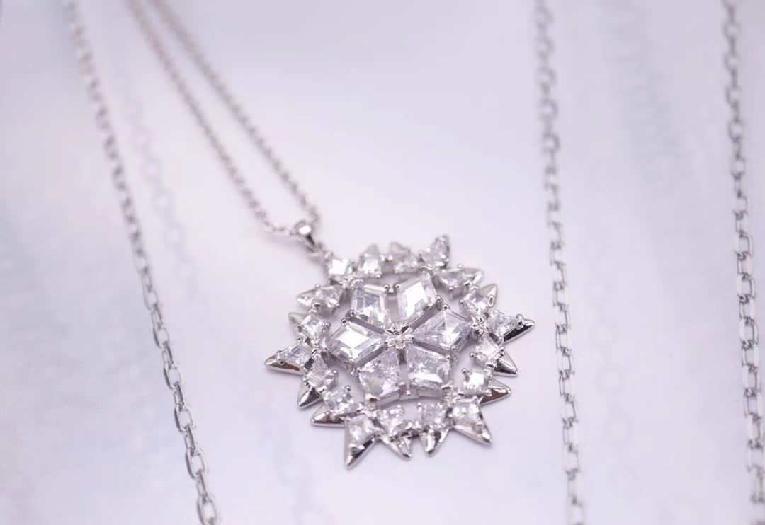 Swarovski MAGIC SNOW Silver Snowflake Pendant Necklace