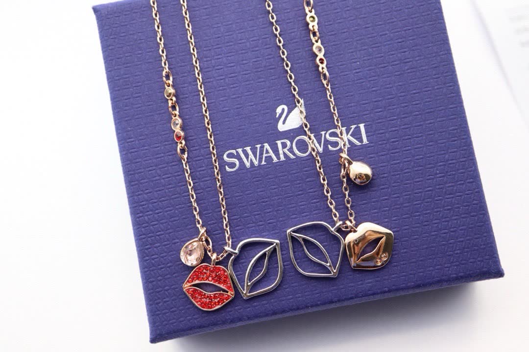 Swarovski Lip and Leaf Pendant Necklace