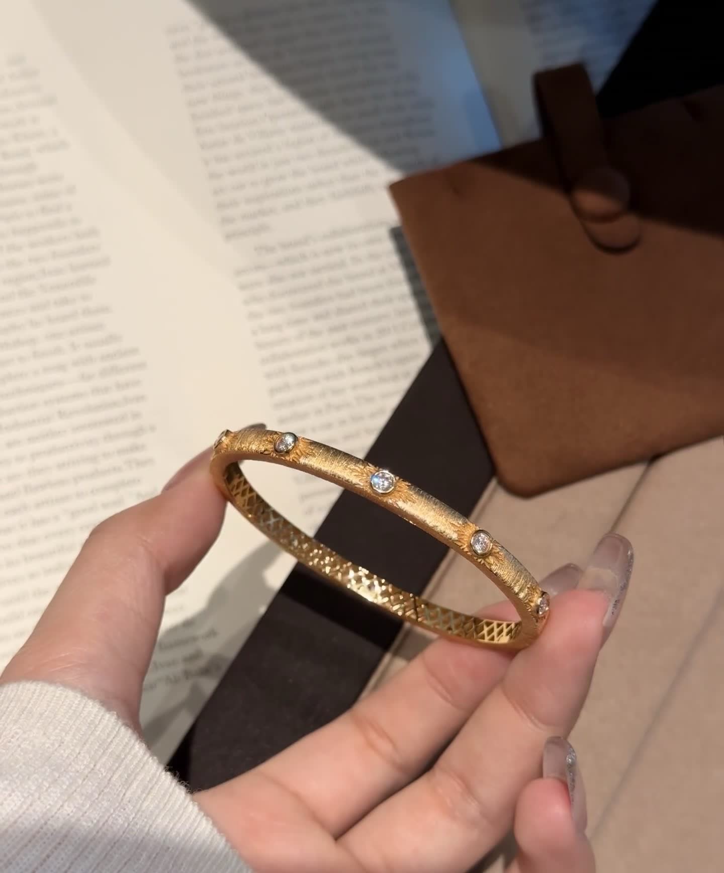 Buccellati Elegant Gold Bangle Bracelet with Crystal Accents