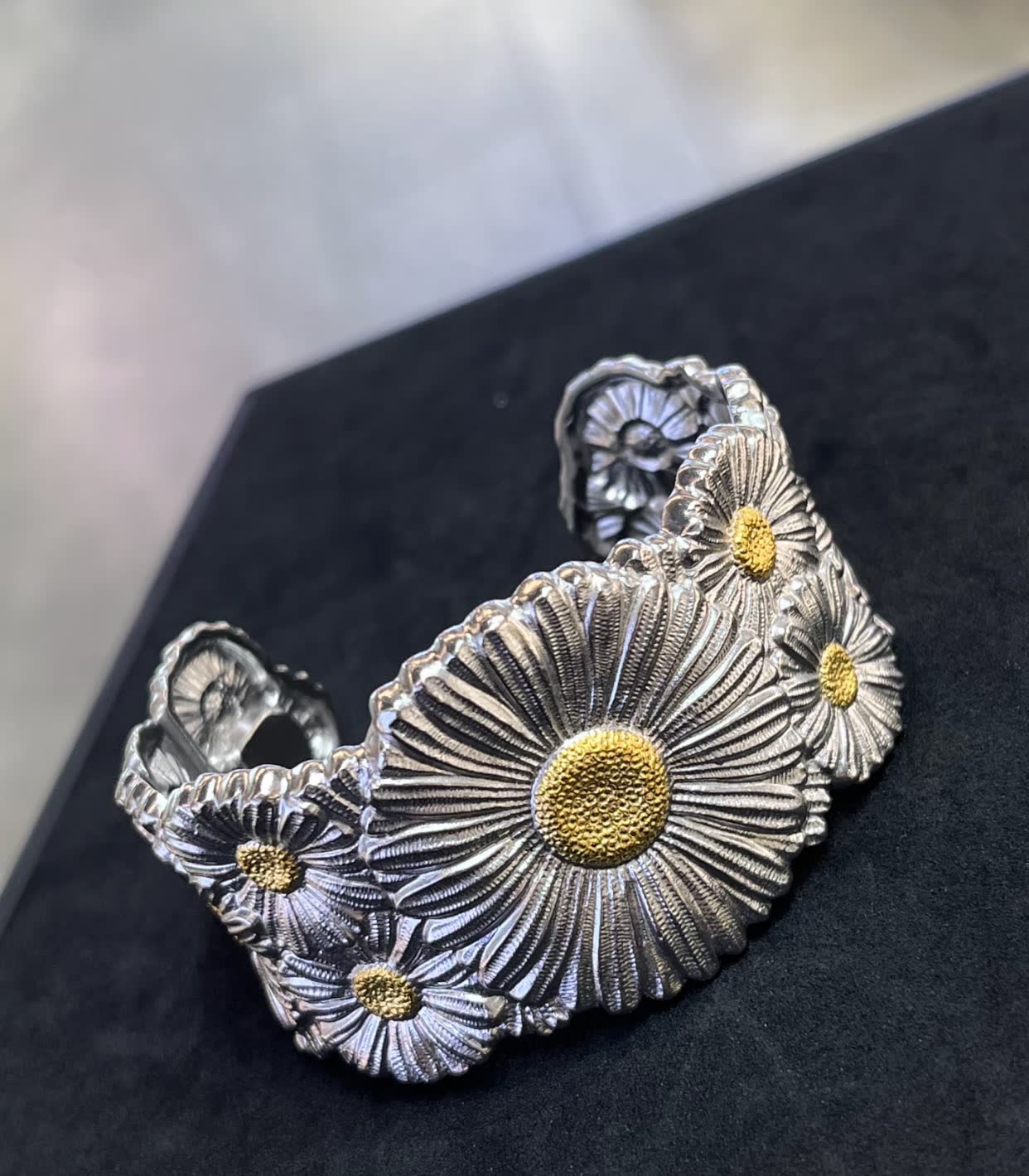 Buccellati Silver Daisy Flower Bracelet