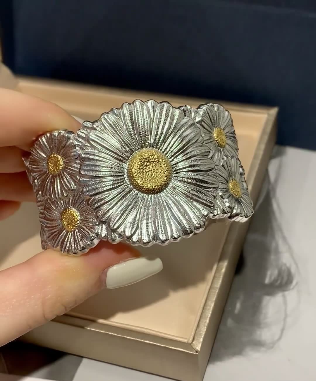 Buccellati Silver Daisy Flower Bracelet
