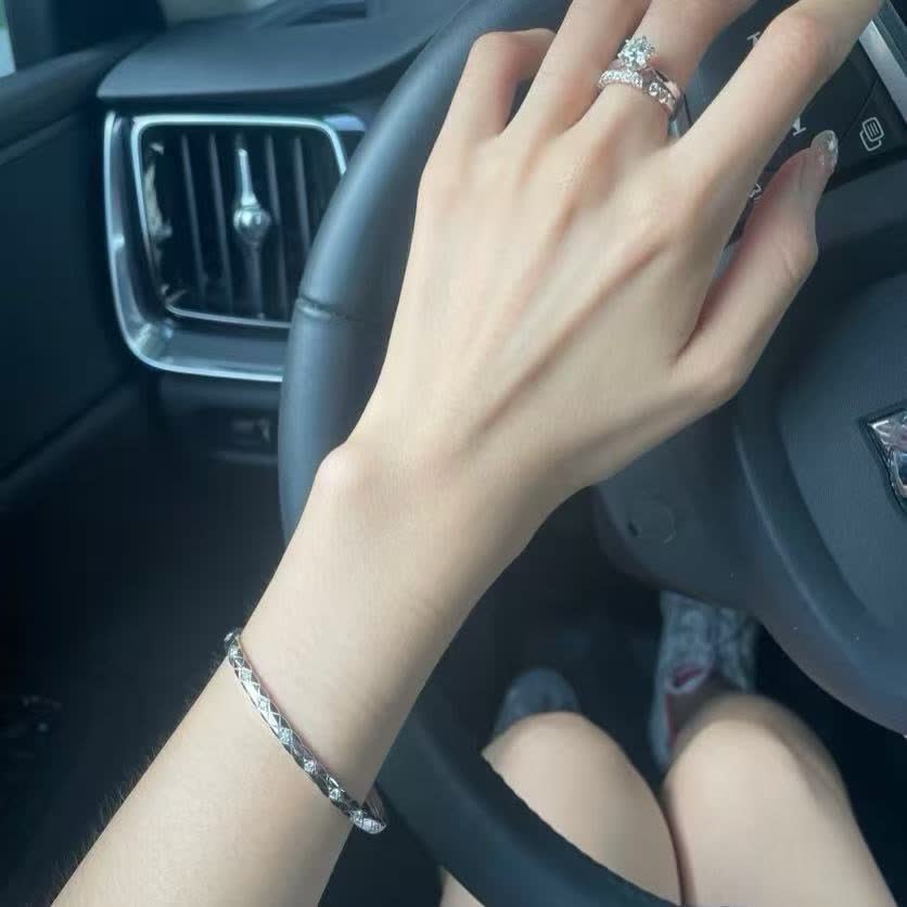 Chanel COCO CRUSH Diamond Bangle Bracelet