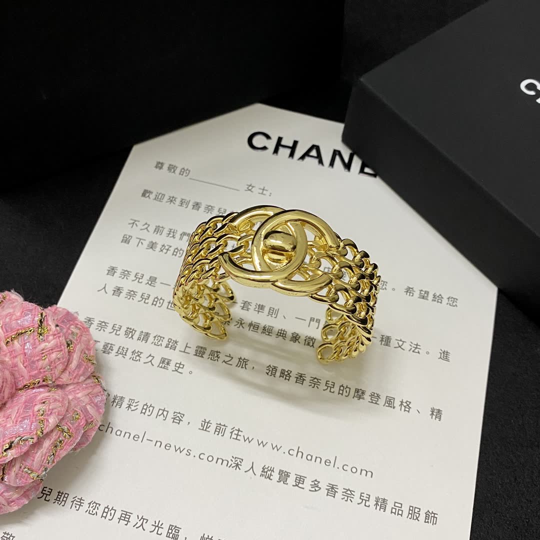 Louis Vuitton Gold Tone Chain Link Bracelet