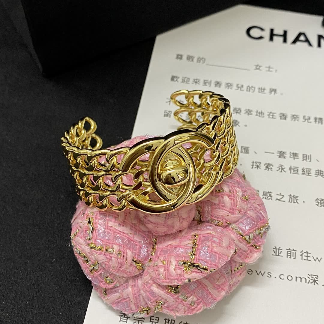 Louis Vuitton Gold Tone Chain Link Bracelet