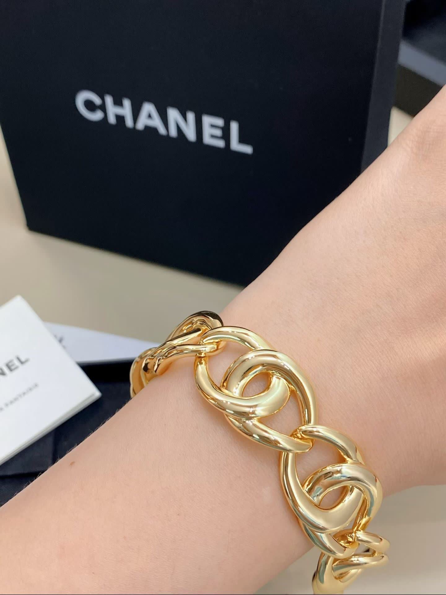 Chanel Gold Link Bracelet