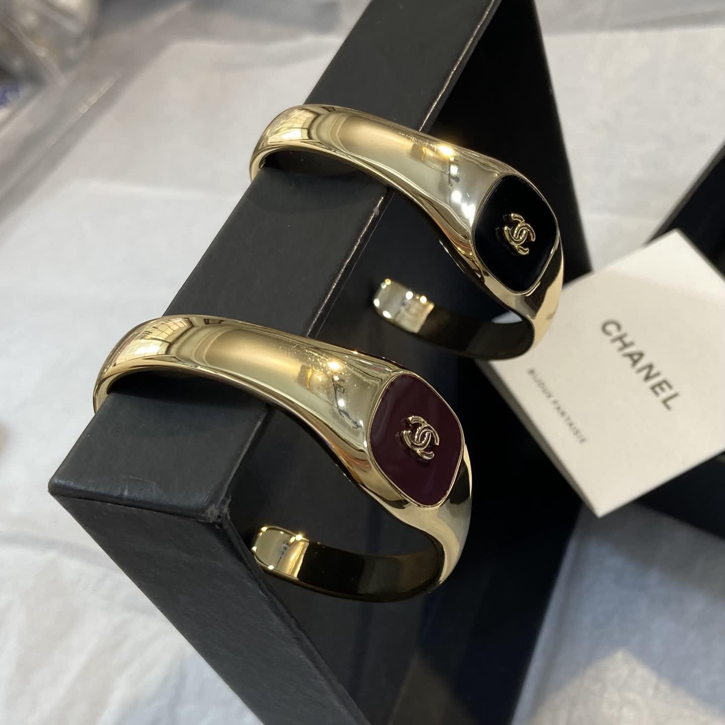 Chanel CC Enamel Cuff Bracelet-XS1290