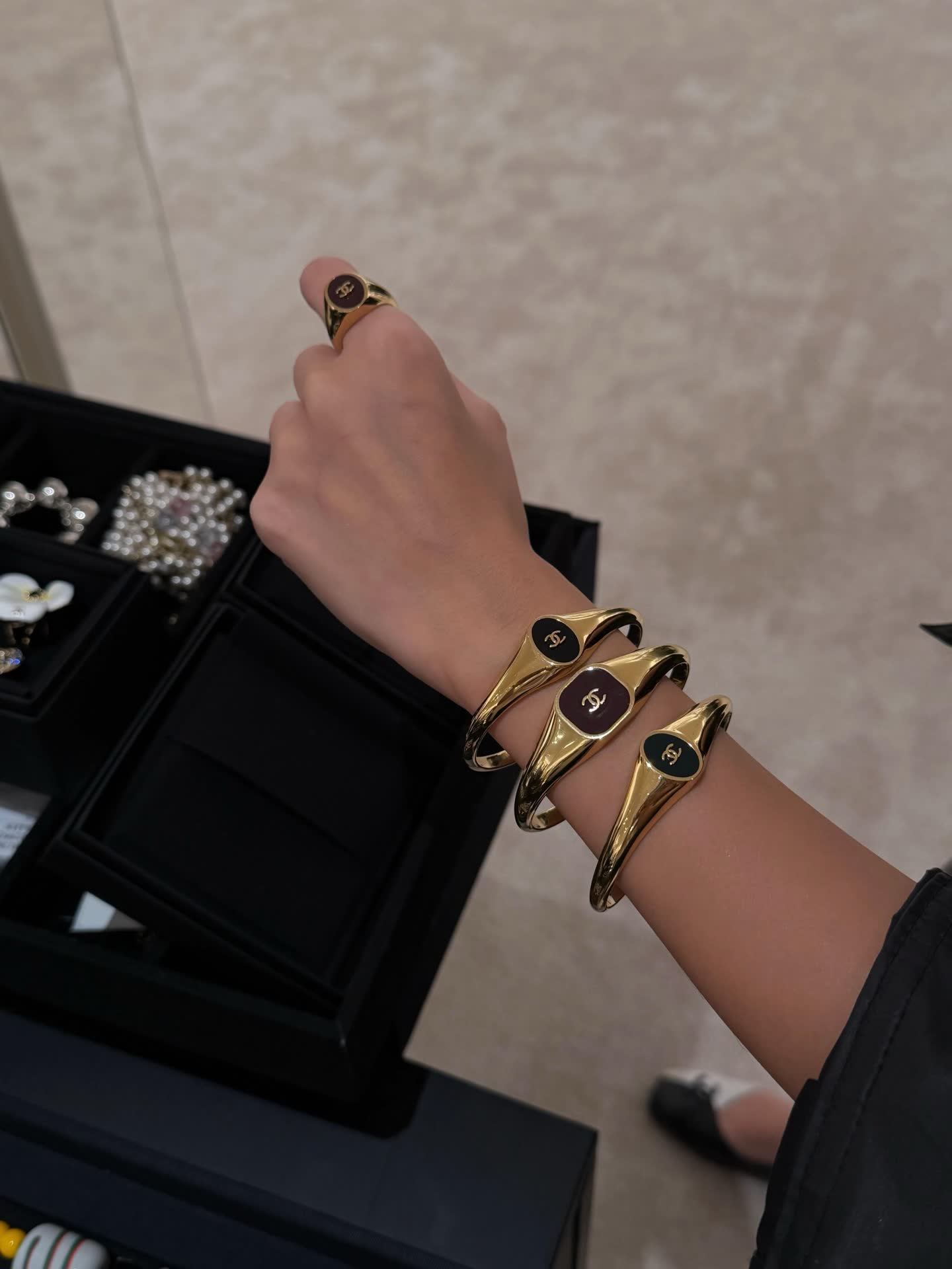 Chanel CC Enamel Cuff Bracelet-XS1290