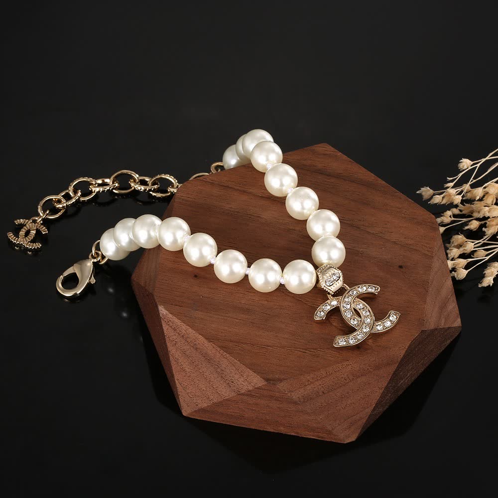 Chanel Pearl Bracelet with CC Logo