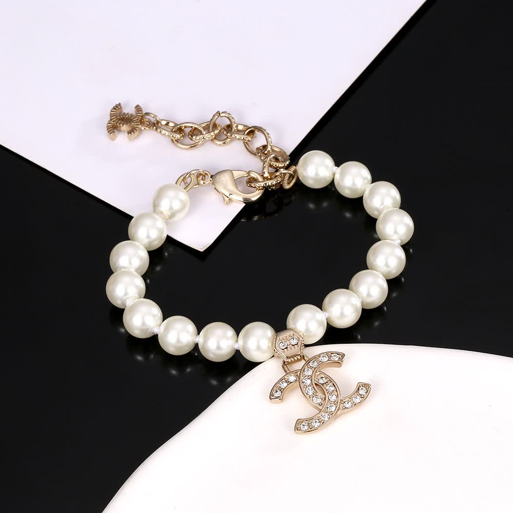 Chanel Pearl Bracelet with CC Logo