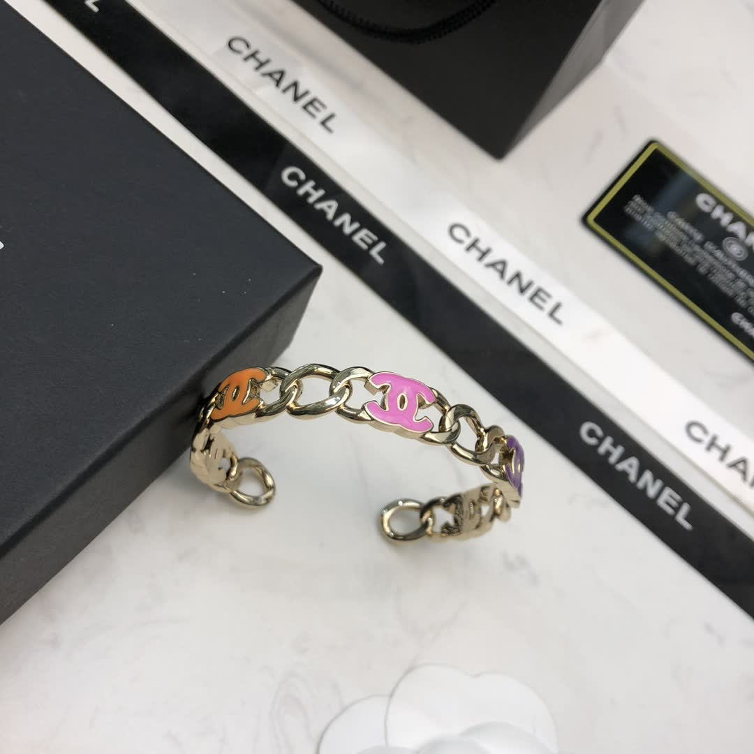 Chanel CC Logo Enamel Bracelet