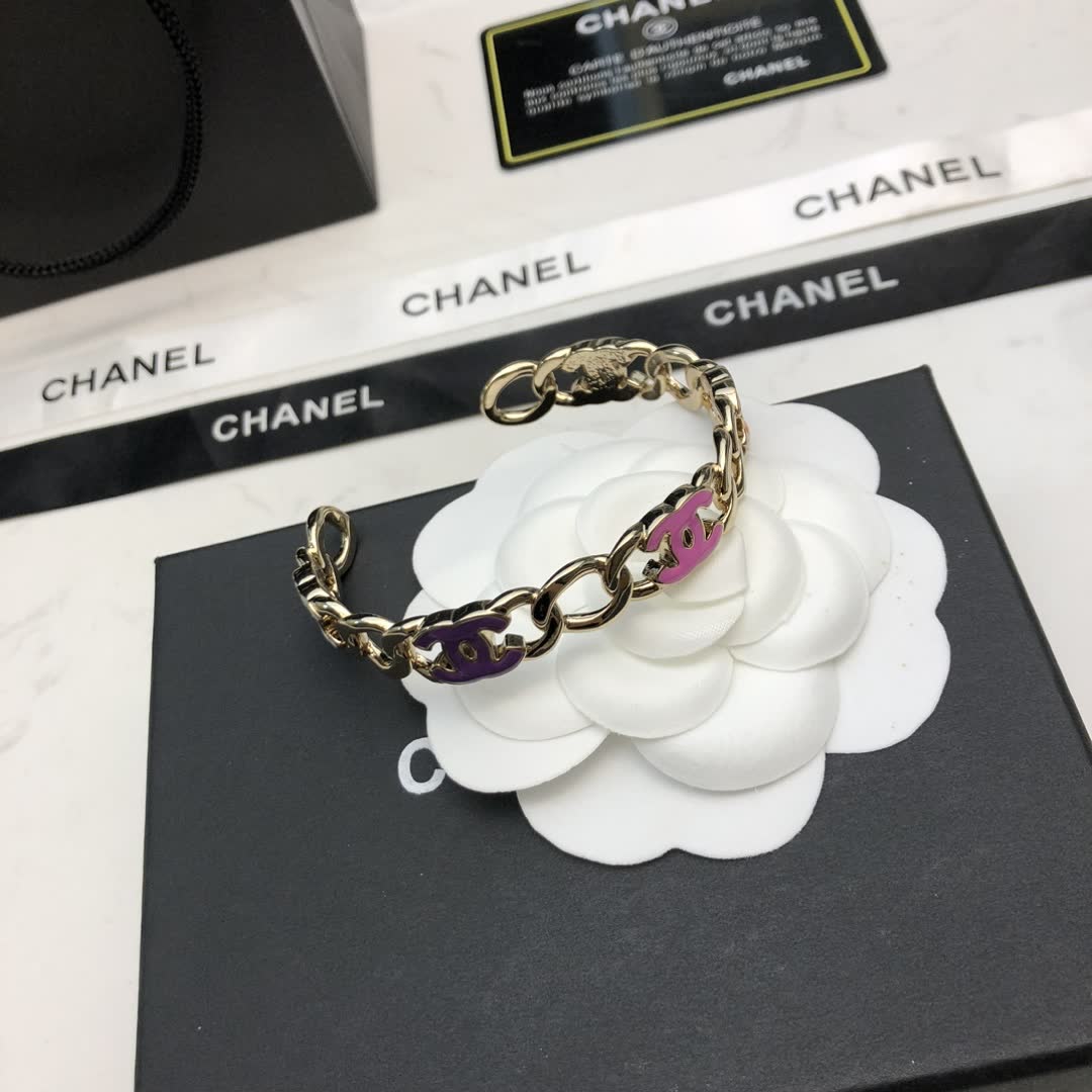 Chanel CC Logo Enamel Bracelet
