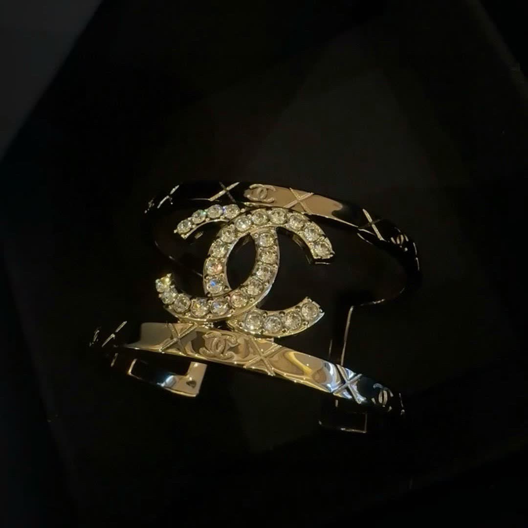 Chanel CC Logo Bracelet Set