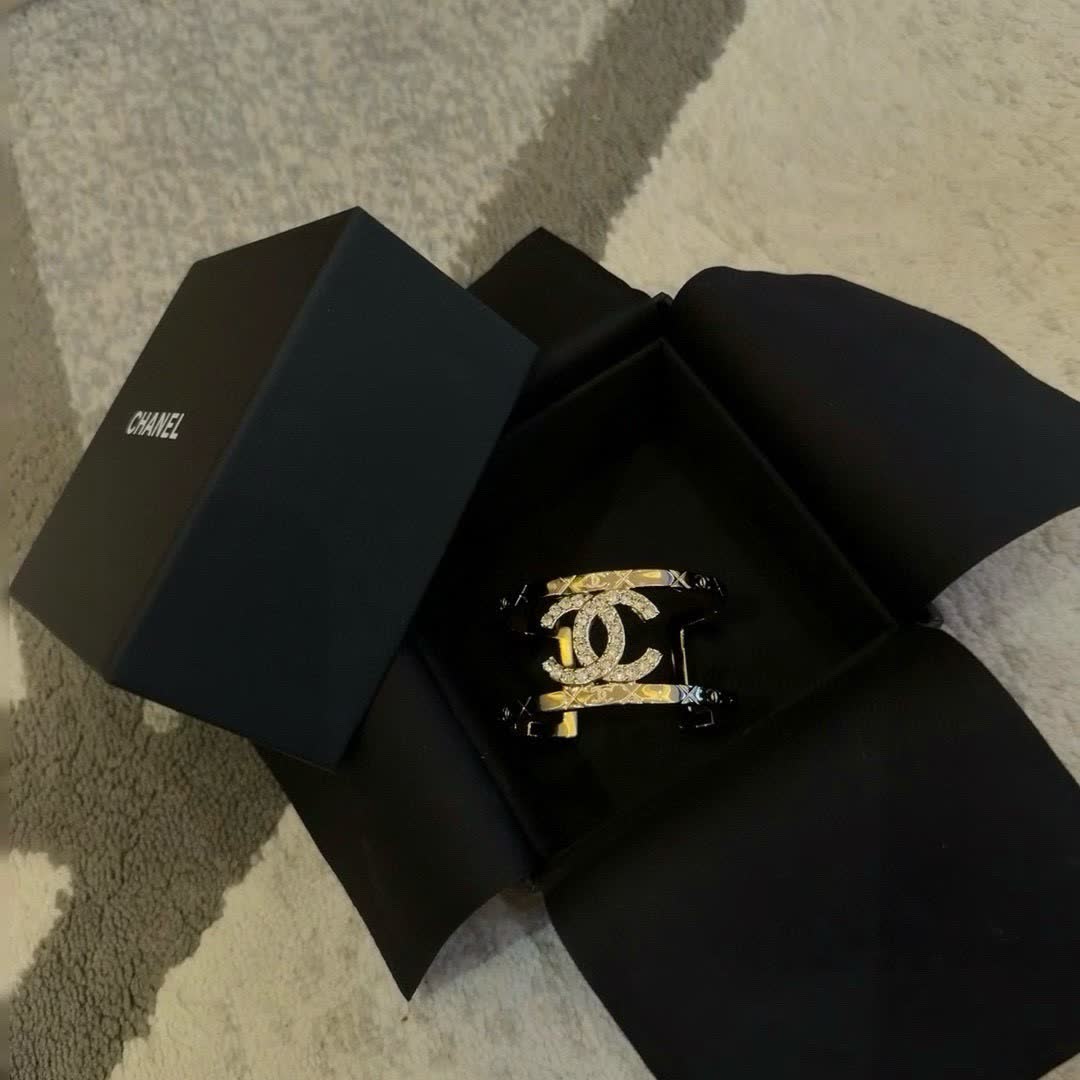 Chanel CC Logo Bracelet Set