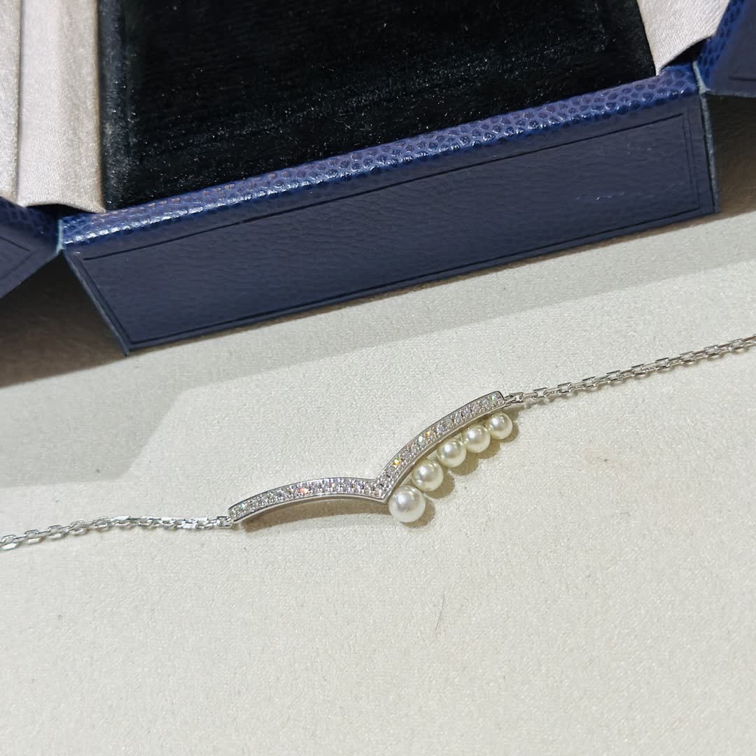 Chaumet Silver and Pearl Bracelet