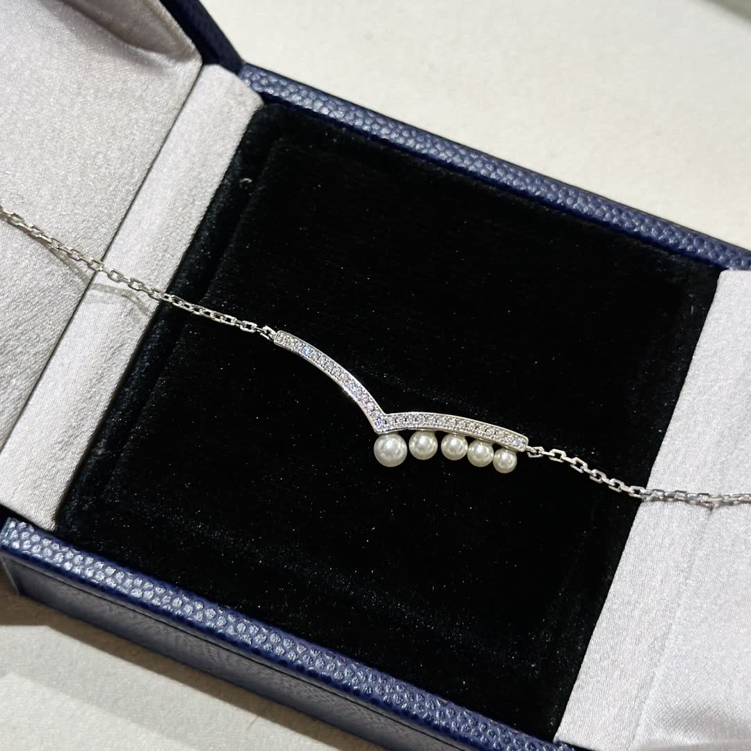 Chaumet Silver and Pearl Bracelet