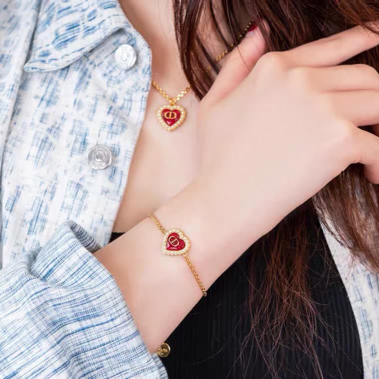 Dior Gold Heart Bracelet