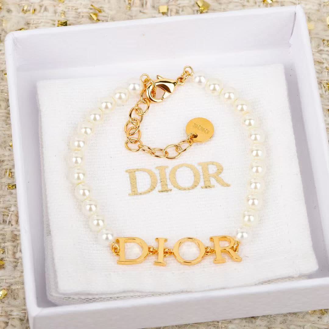 Dior Pearl Bracelet with Logo Dior Pearl Bracelet with Logo