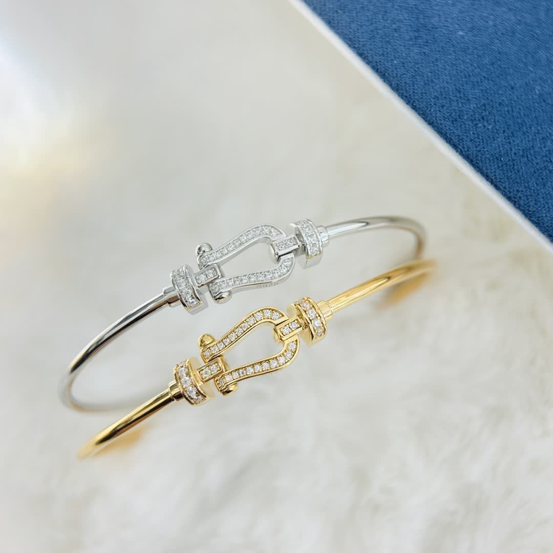 Tiffany & Co. Elsa Peretti® Diamond Toggle Bracelet
