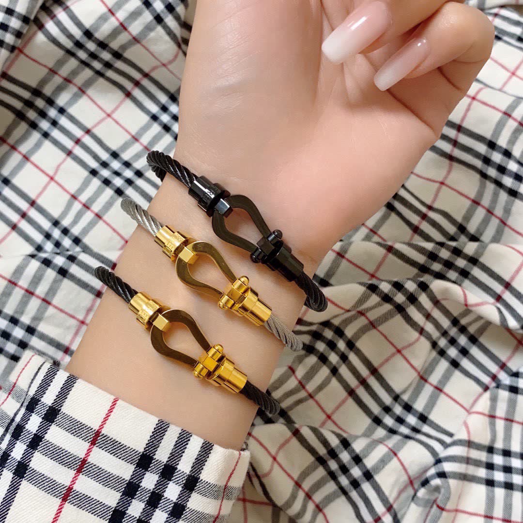 Burberry Black & Gold Cable Bracelet Set