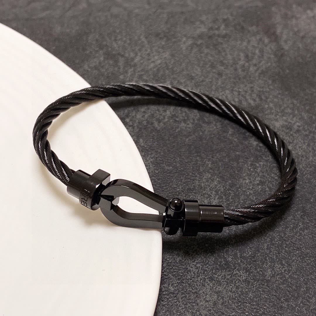 Burberry Black & Gold Cable Bracelet Set