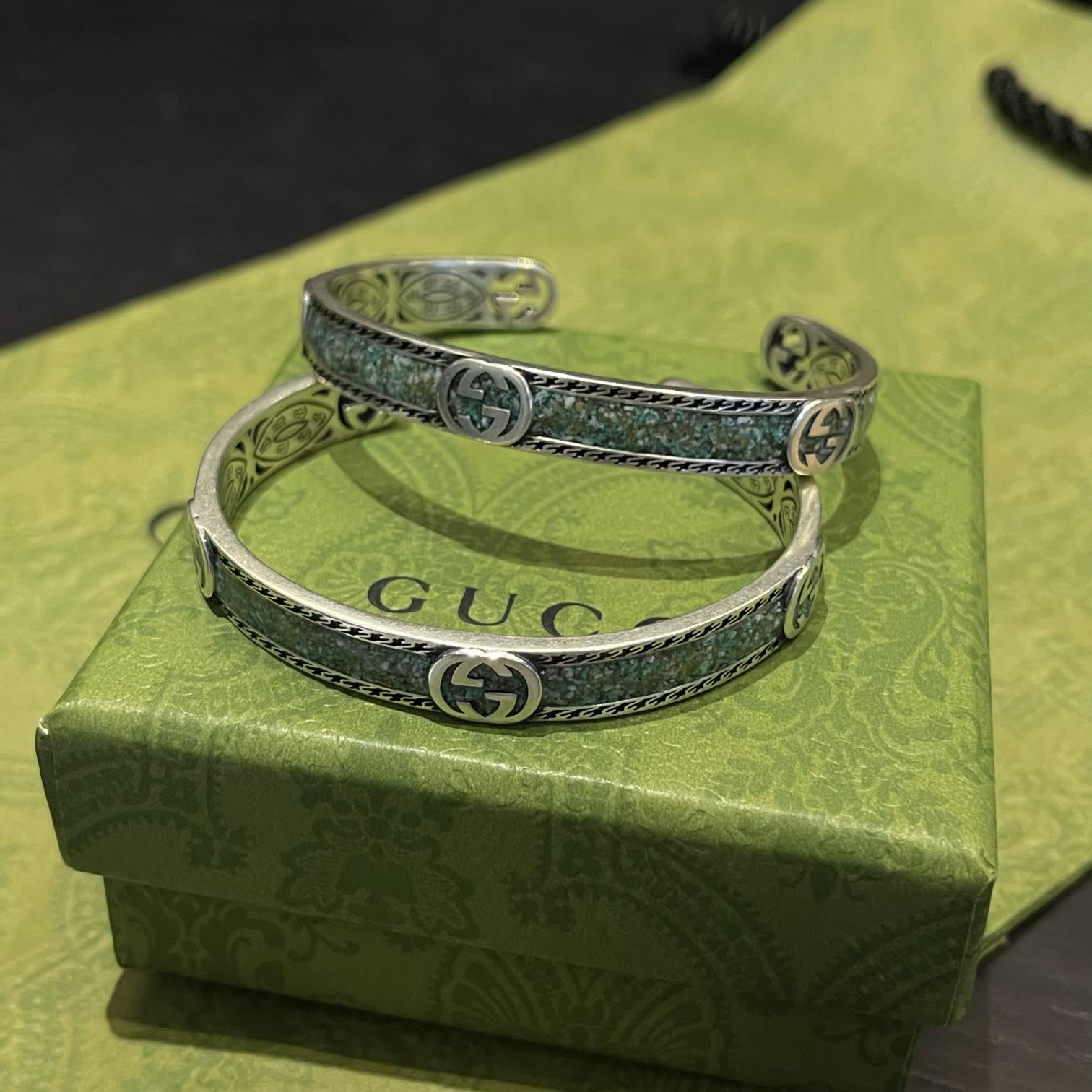 Gucci Silver and Green Stone Bracelet-500760