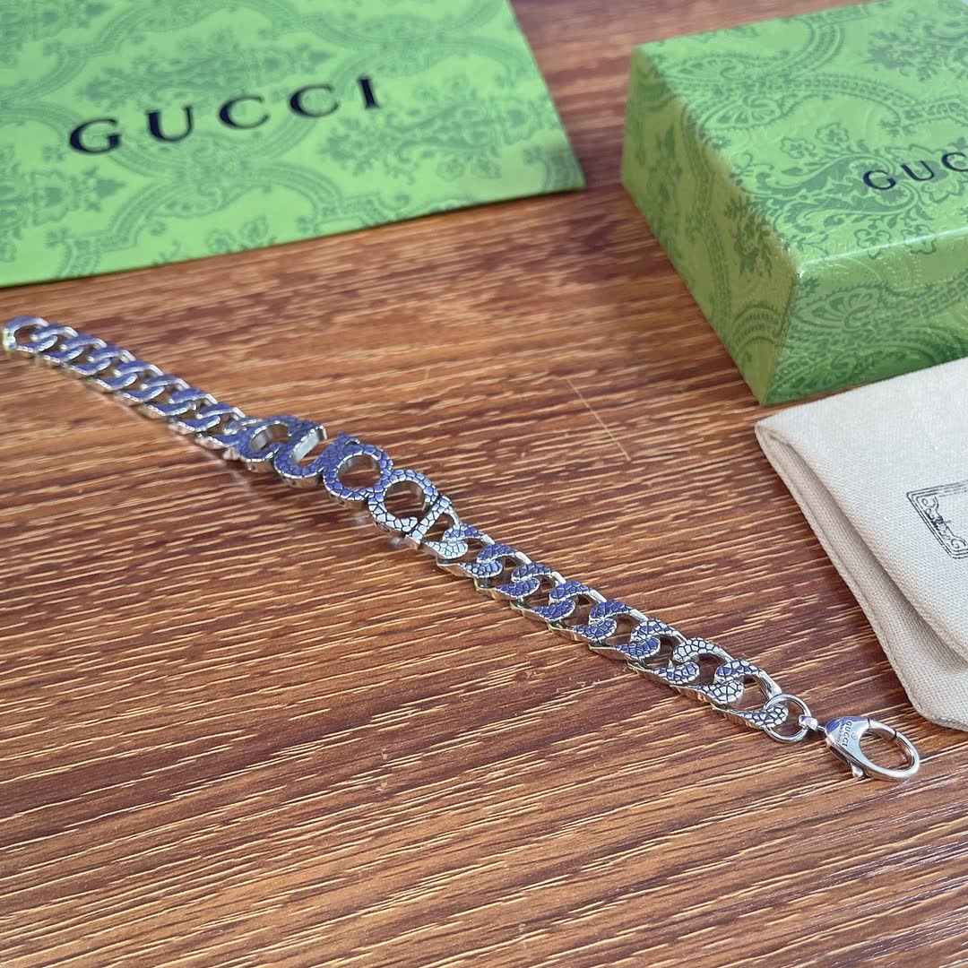 Gucci Silver Chain Bracelet