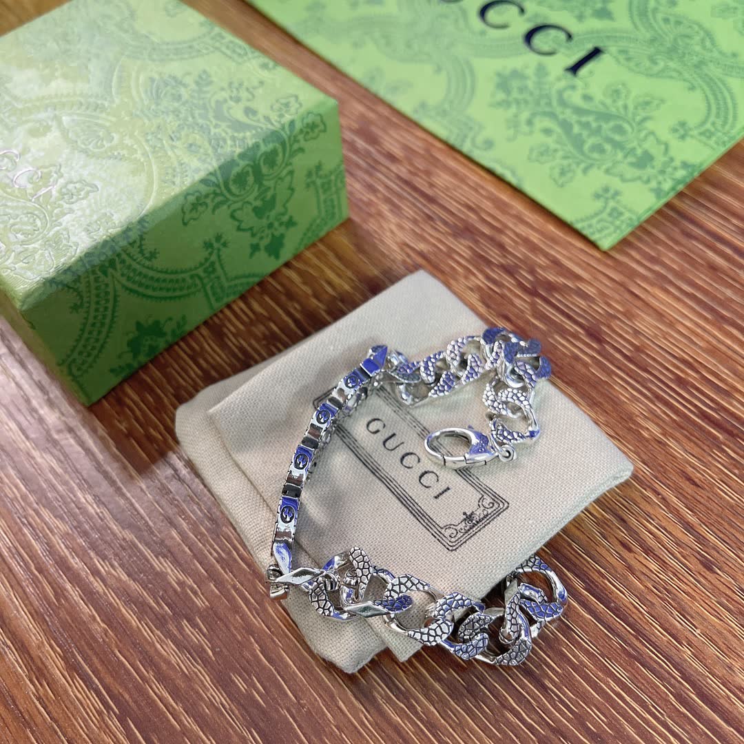 Gucci Silver Chain Bracelet
