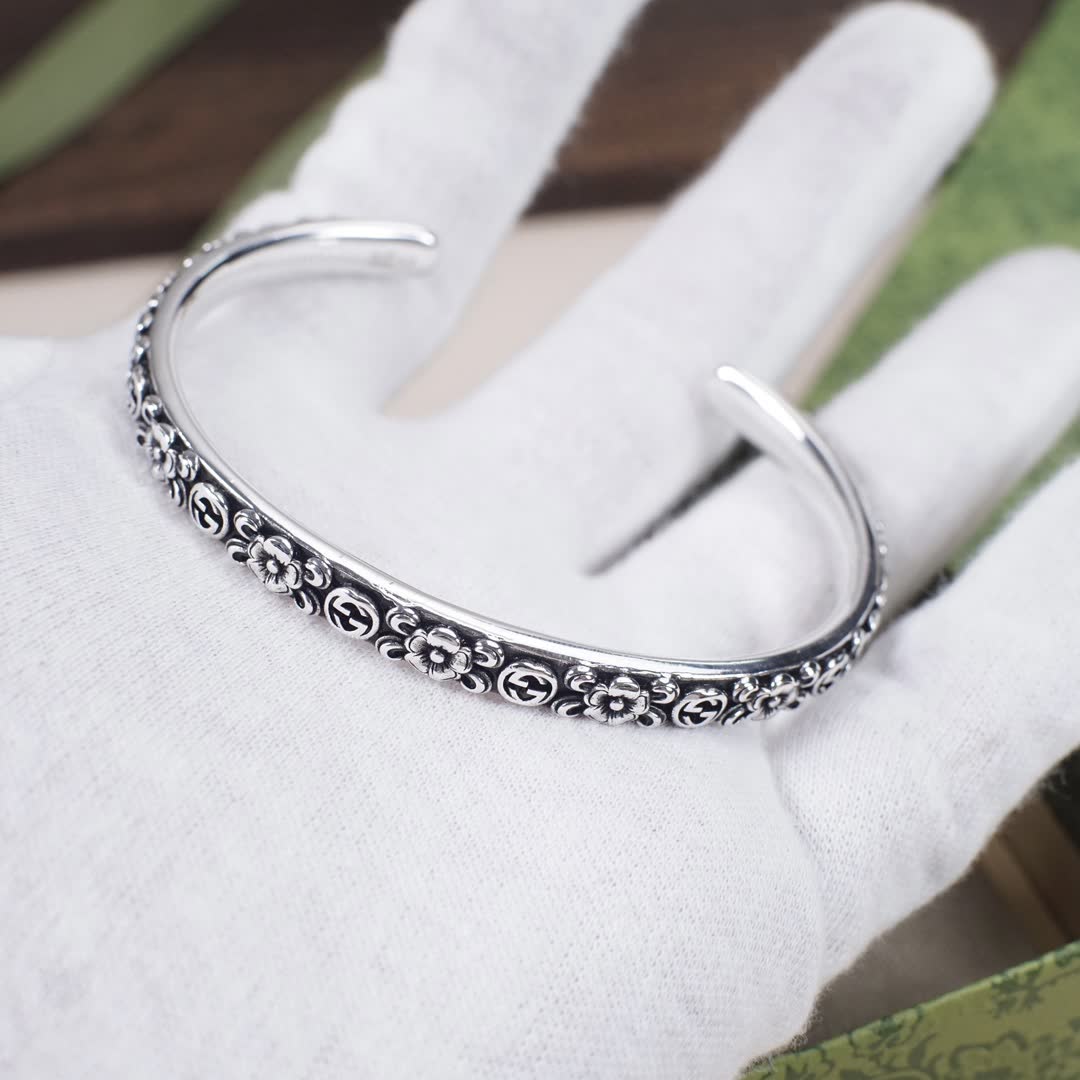 Gucci Silver Embossed Cuff Bracelet