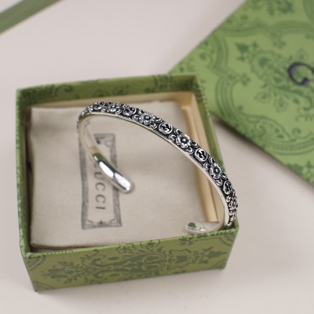 Gucci Silver Embossed Cuff Bracelet
