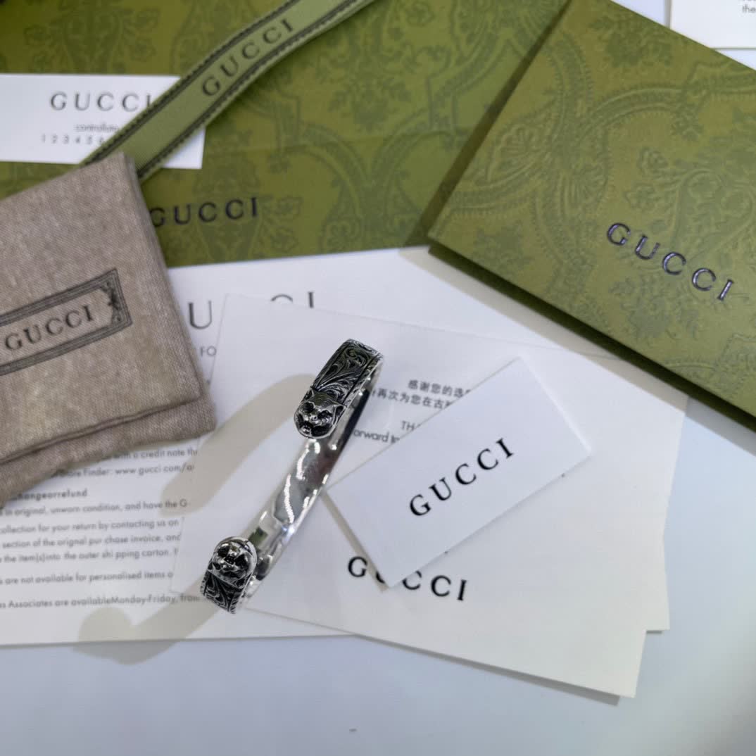 Gucci Silver Snake Bracelet
