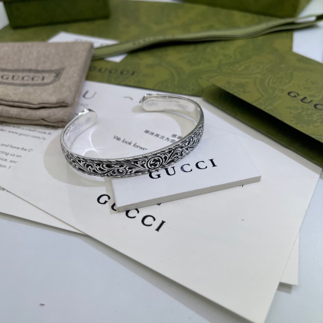 Gucci Silver Snake Bracelet