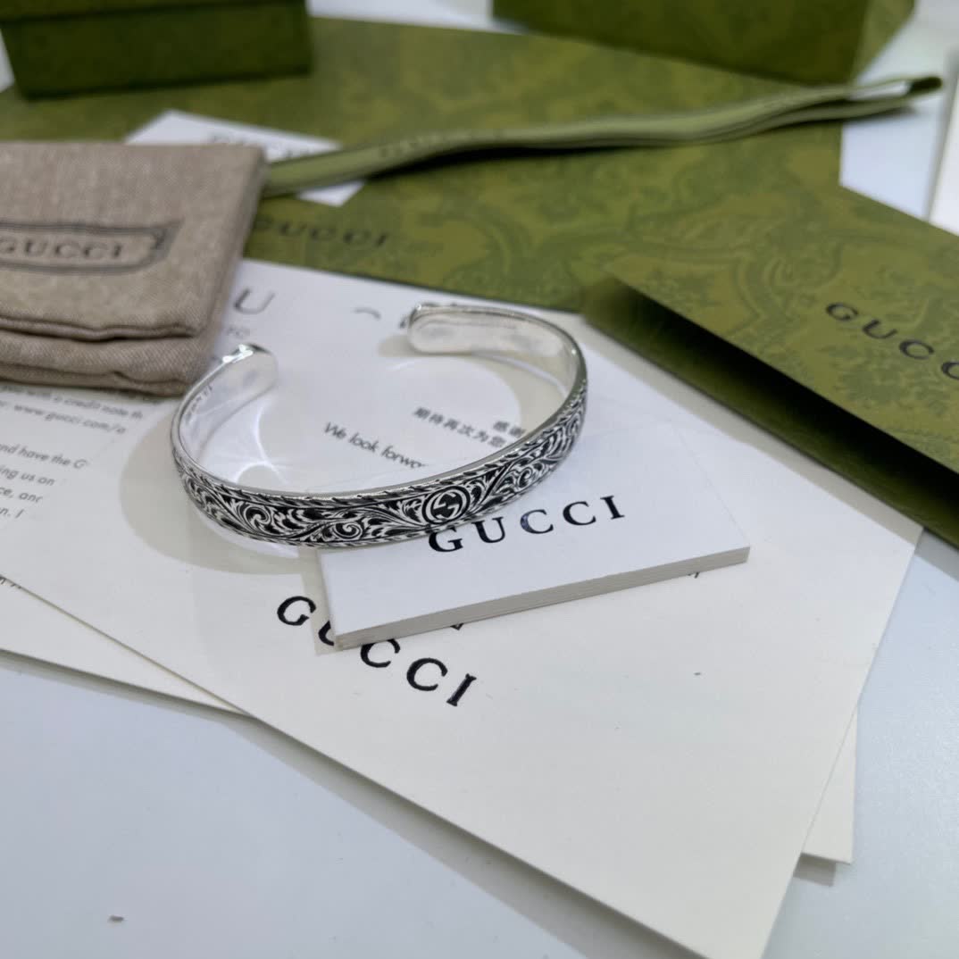 Gucci Silver Snake Bracelet