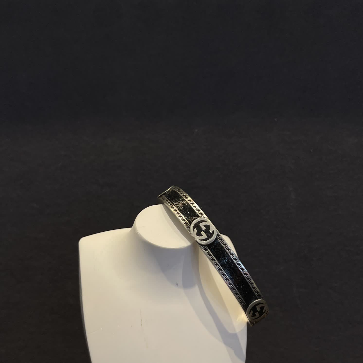 Gucci Silver Tone Black Leather Bracelet-500760