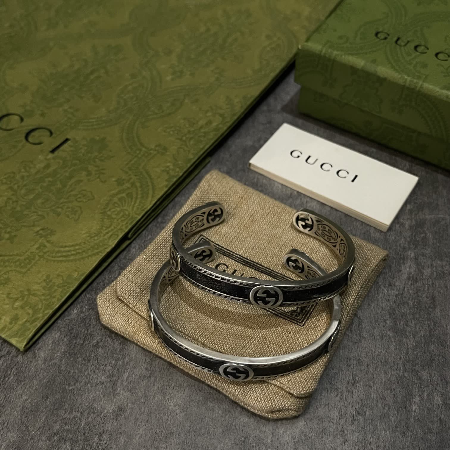 Gucci Silver Tone Black Leather Bracelet-500760