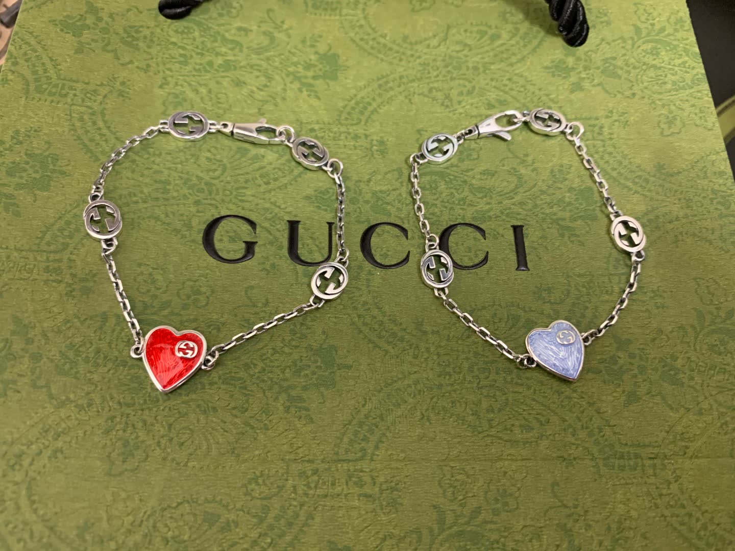 Gucci Silver Interlocking G & Heart Charm Bracelet