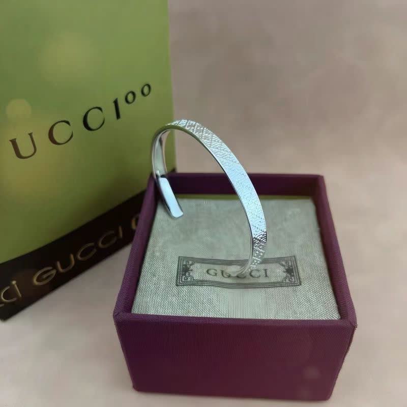 Gucci Silver Geometric Pattern Cuff Bracelet