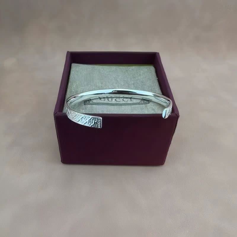 Gucci Silver Geometric Pattern Cuff Bracelet