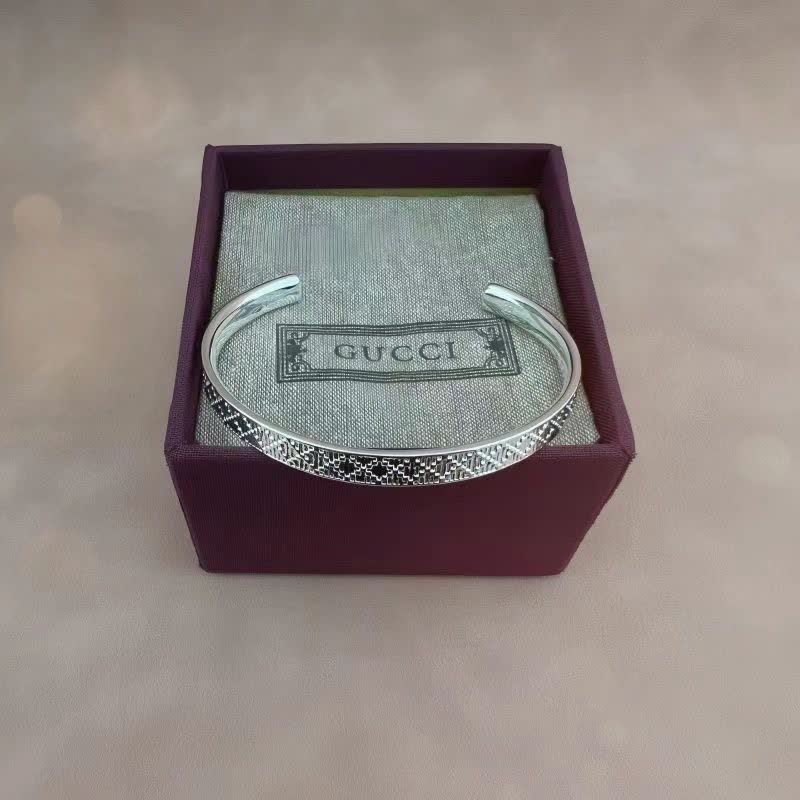 Gucci Silver Geometric Pattern Cuff Bracelet