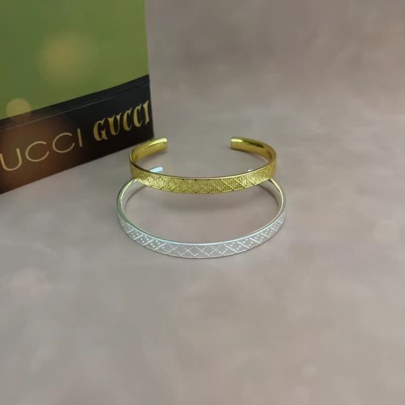 Gucci Silver Geometric Pattern Cuff Bracelet