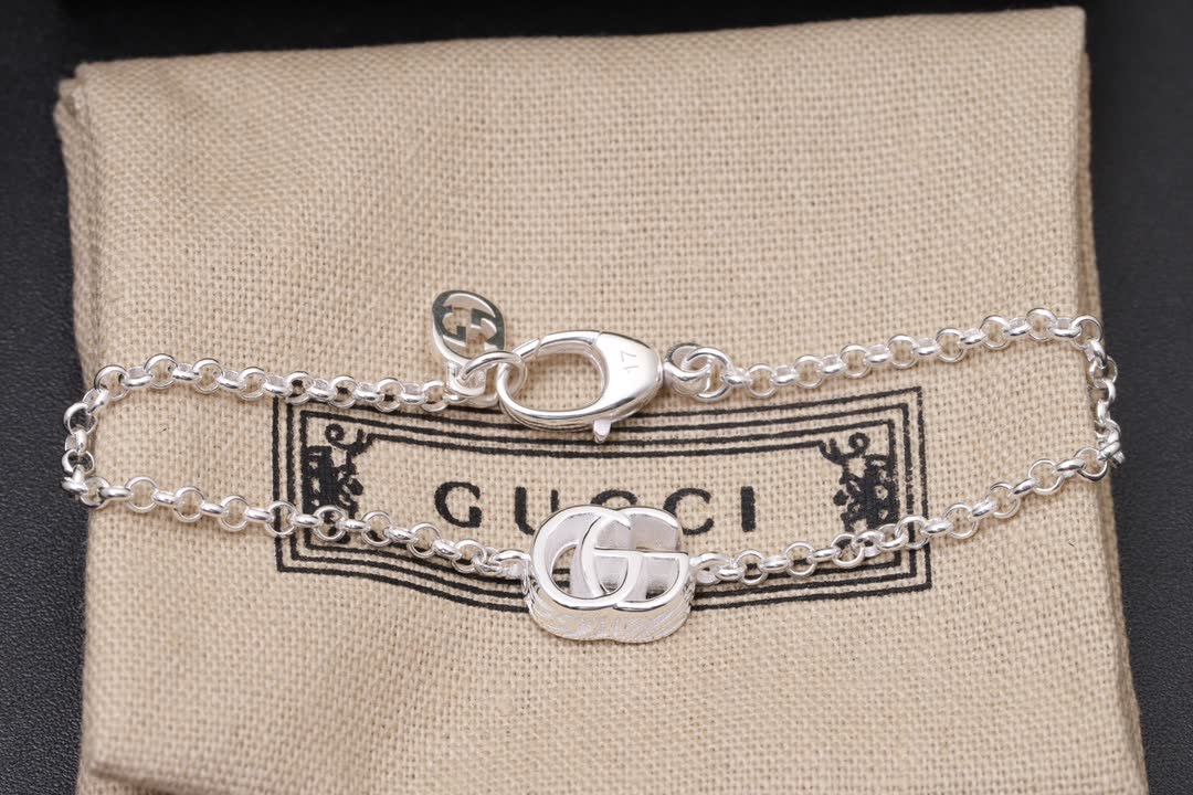 Gucci Silver Interlocking G Bracelet
