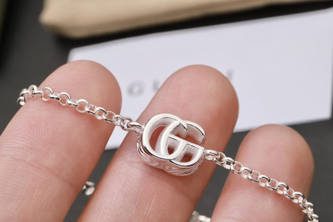 Gucci Silver Interlocking G Bracelet