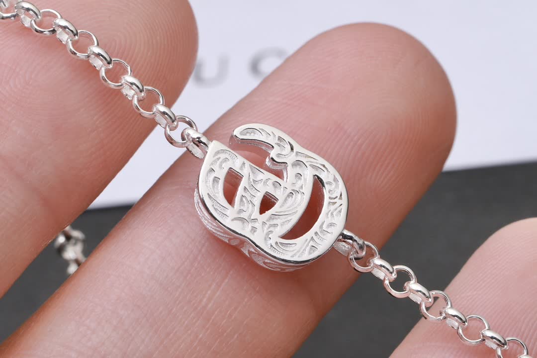 Gucci Silver Interlocking G Bracelet