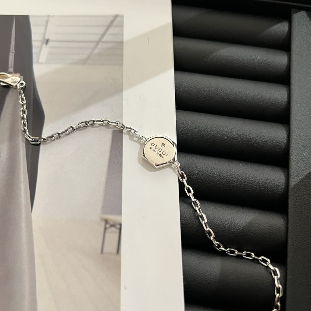 Gucci Silver Chain Bracelet